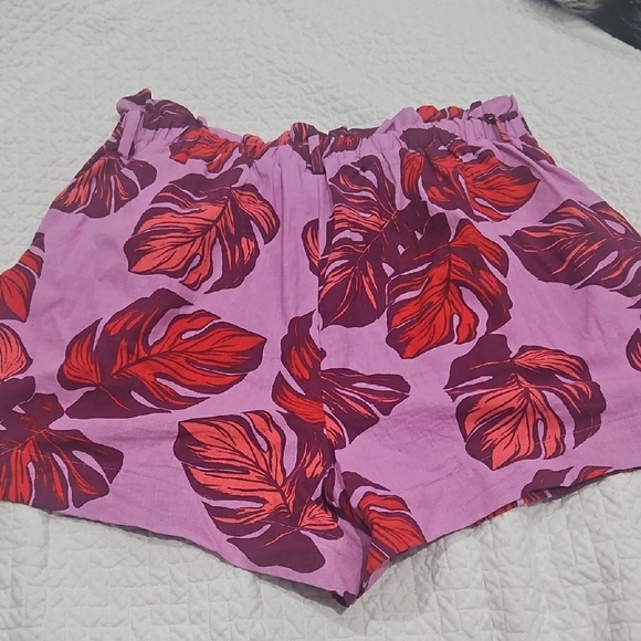 Tropical Leaf High Waist Women's Shorts - Purple and Red - Picture 3 of 3
